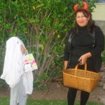 Trick-or-treating in La Floresta