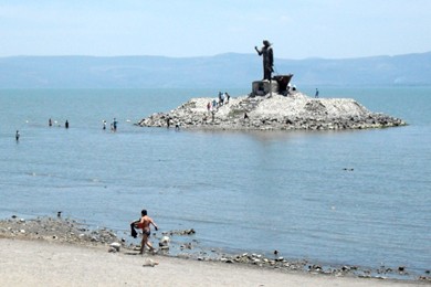 Lake Chapala shrinks to five-year low